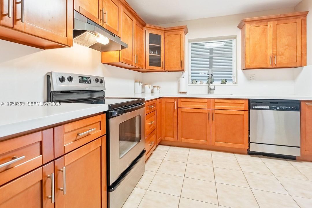 For Sale: $669,900 (3 beds, 2 baths, 1078 Square Feet)