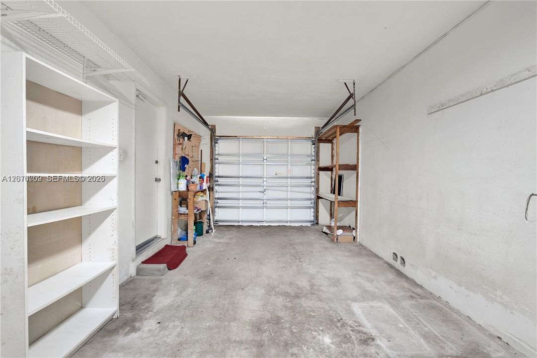 For Sale: $669,900 (3 beds, 2 baths, 1078 Square Feet)