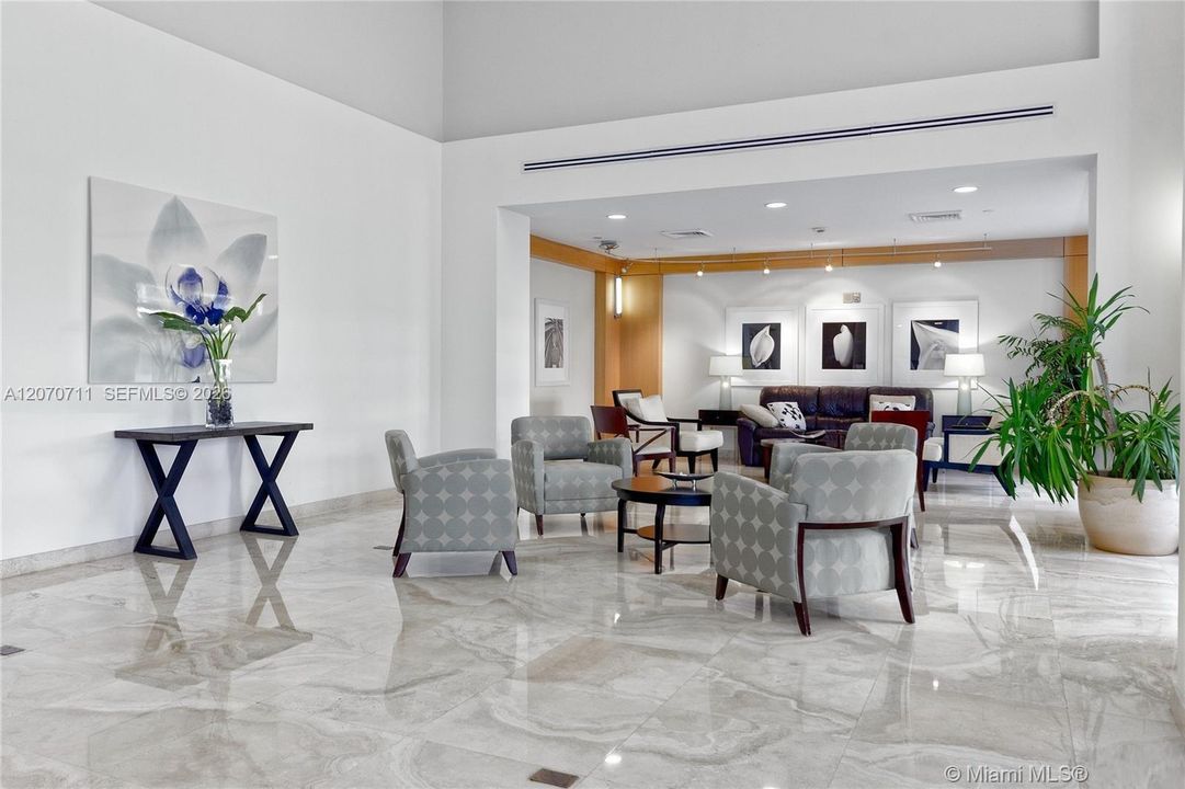 For Sale: $895,000 (2 beds, 2 baths, 1200 Square Feet)
