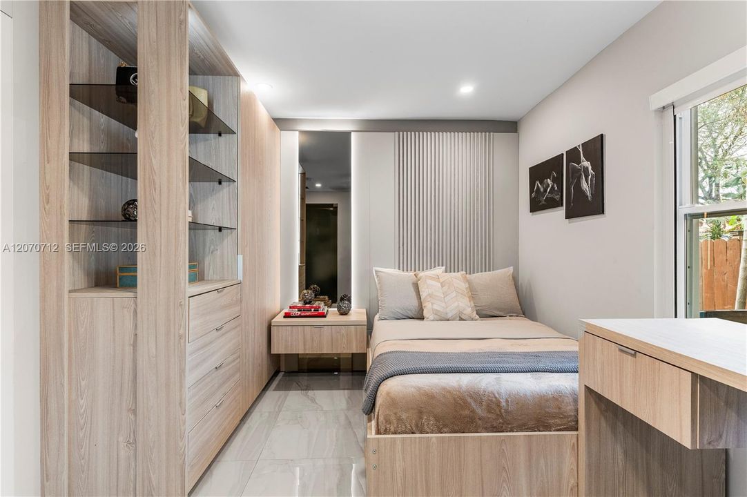 For Sale: $1,650,000 (3 beds, 4 baths, 2093 Square Feet)
