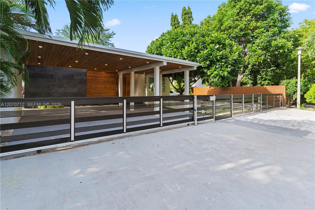 For Sale: $1,650,000 (3 beds, 4 baths, 2093 Square Feet)