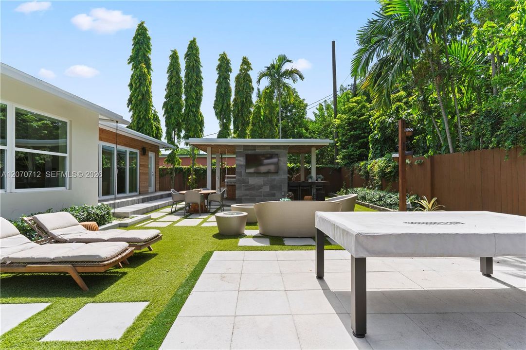 For Sale: $1,650,000 (3 beds, 4 baths, 2093 Square Feet)