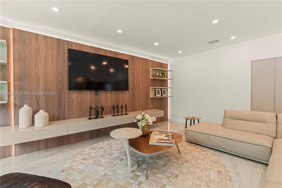 For Sale: $1,650,000 (3 beds, 4 baths, 2093 Square Feet)