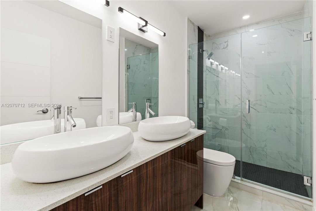 For Sale: $1,650,000 (3 beds, 4 baths, 2093 Square Feet)
