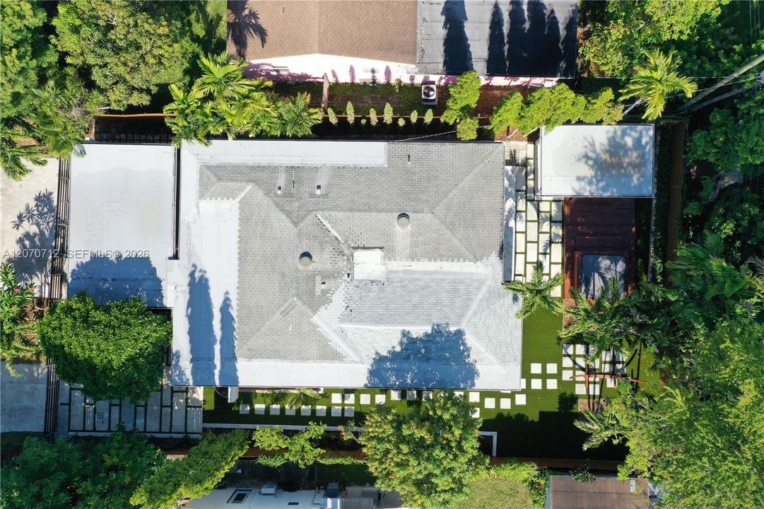 For Sale: $1,650,000 (3 beds, 4 baths, 2093 Square Feet)