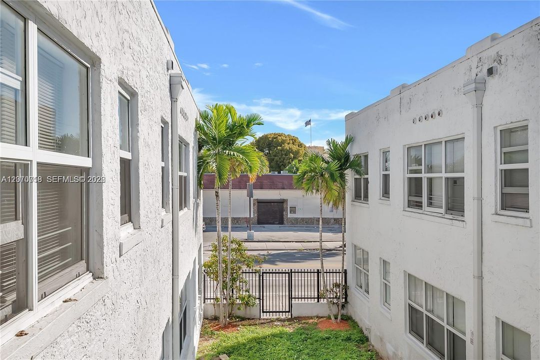 For Rent: $1,400 (0 beds, 1 baths, 450 Square Feet)