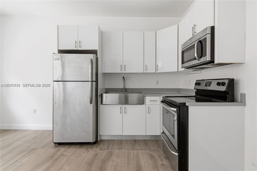 For Rent: $1,400 (0 beds, 1 baths, 450 Square Feet)