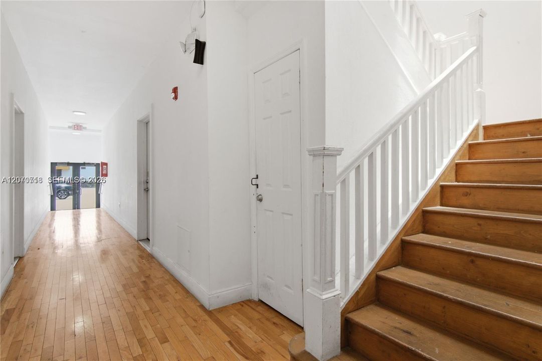 For Rent: $1,400 (0 beds, 1 baths, 450 Square Feet)