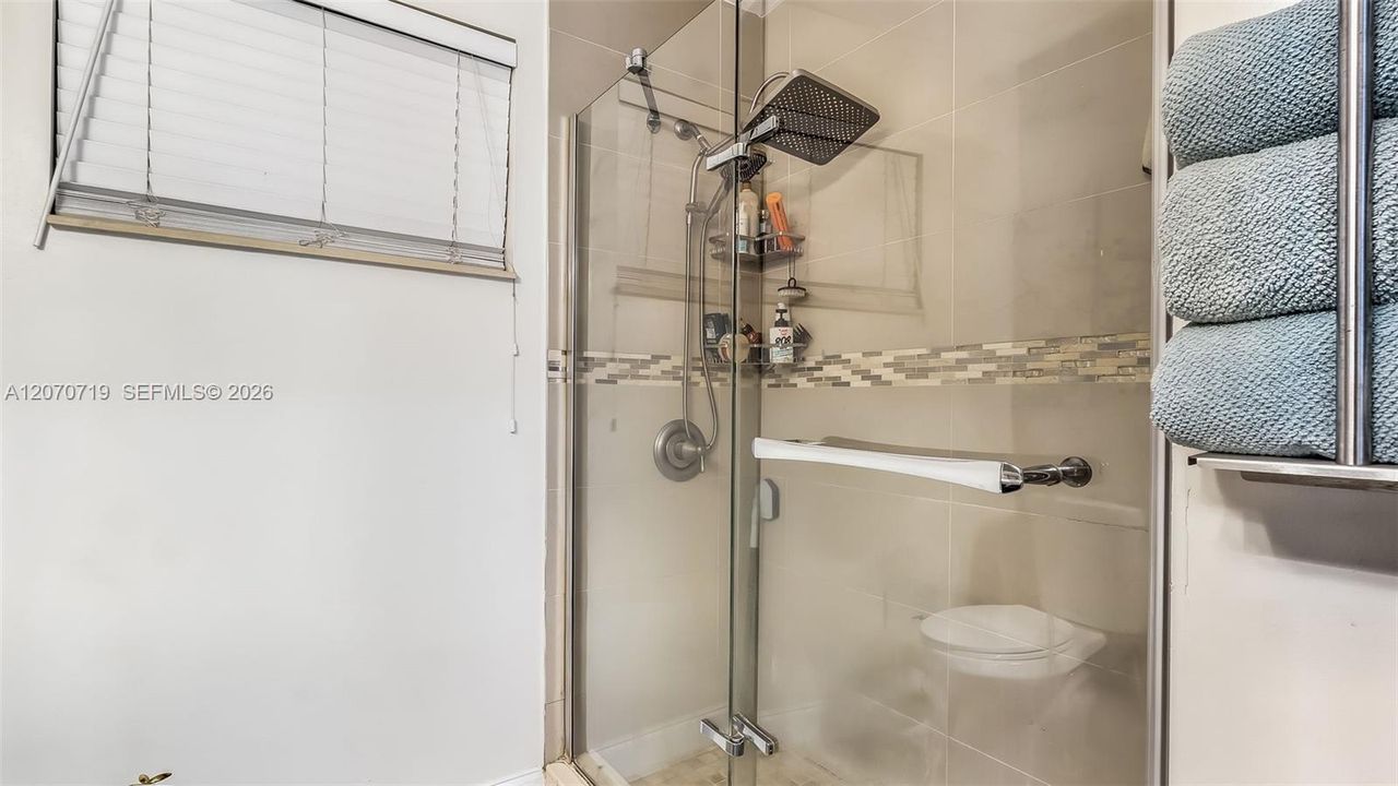 Недавно арендовано: $3,500 (3 спален, 1 ванн, 1426 Квадратных фут)