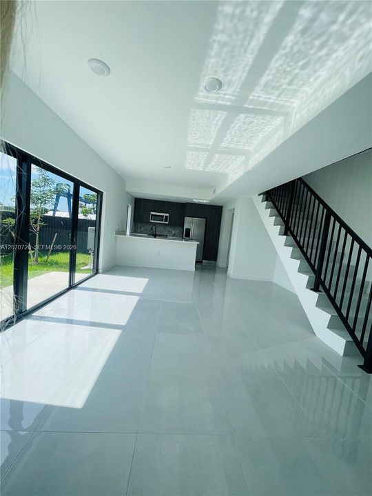 En Venta: $579,900 (5 camas, 4 baños, 1902 Pies cuadrados)