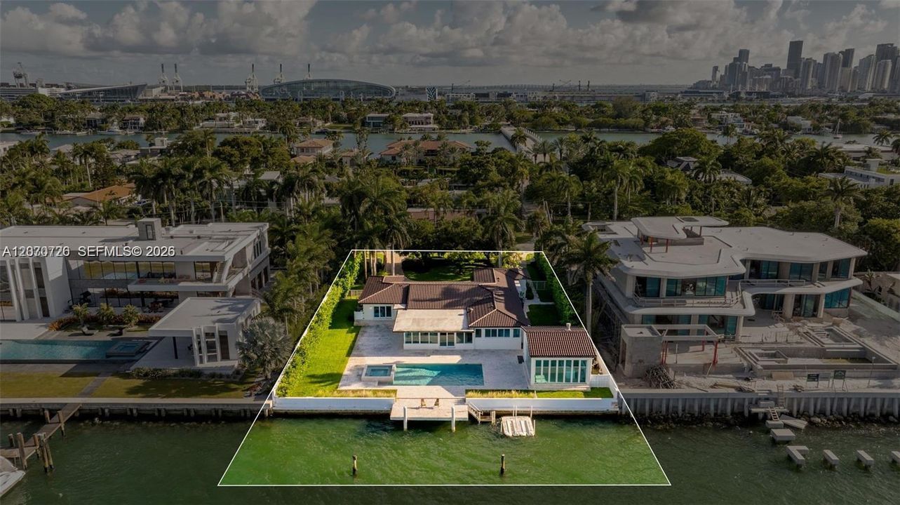En Venta: $24,000,000 (4 camas, 3 baños, 4097 Pies cuadrados)