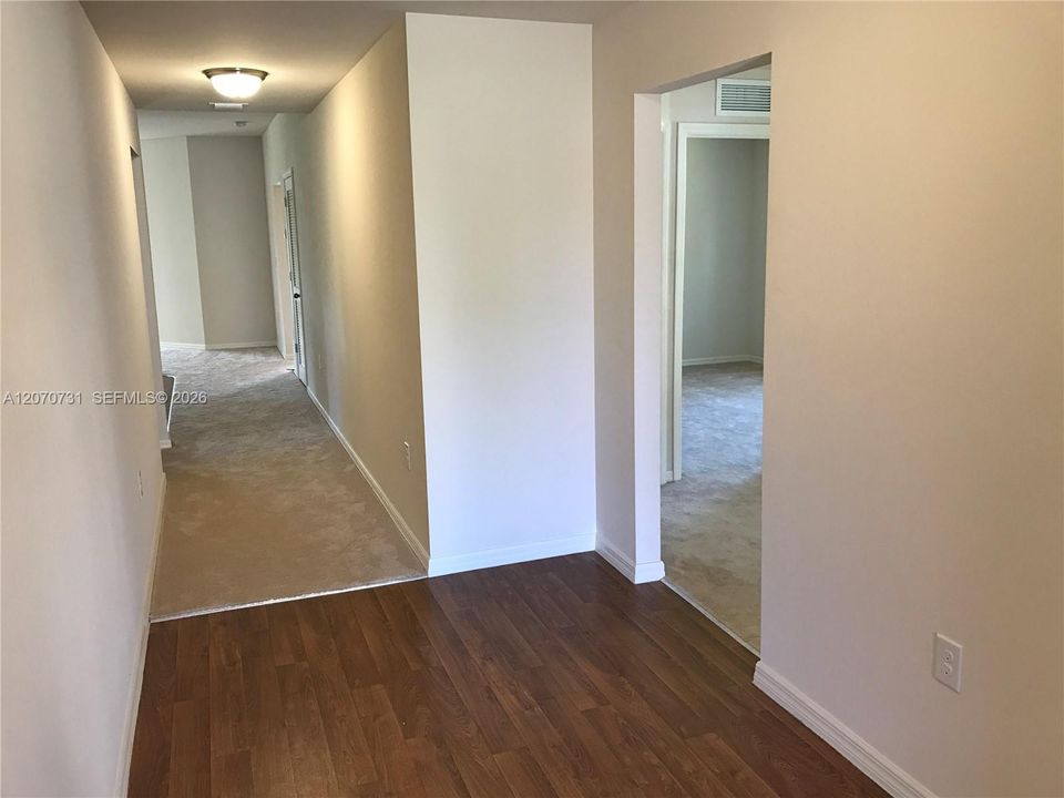 For Rent: $2,400 (3 beds, 2 baths, 2005 Square Feet)
