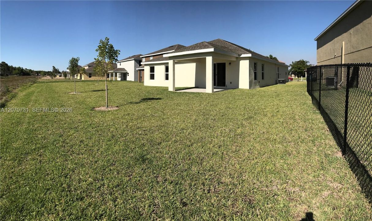 For Rent: $2,400 (3 beds, 2 baths, 2005 Square Feet)