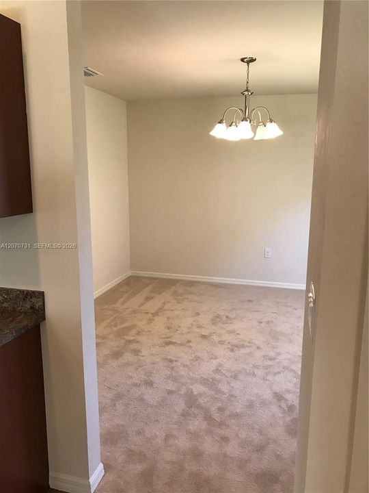 For Rent: $2,400 (3 beds, 2 baths, 2005 Square Feet)