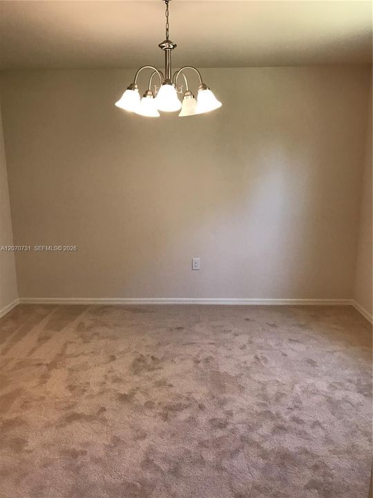 For Rent: $2,400 (3 beds, 2 baths, 2005 Square Feet)