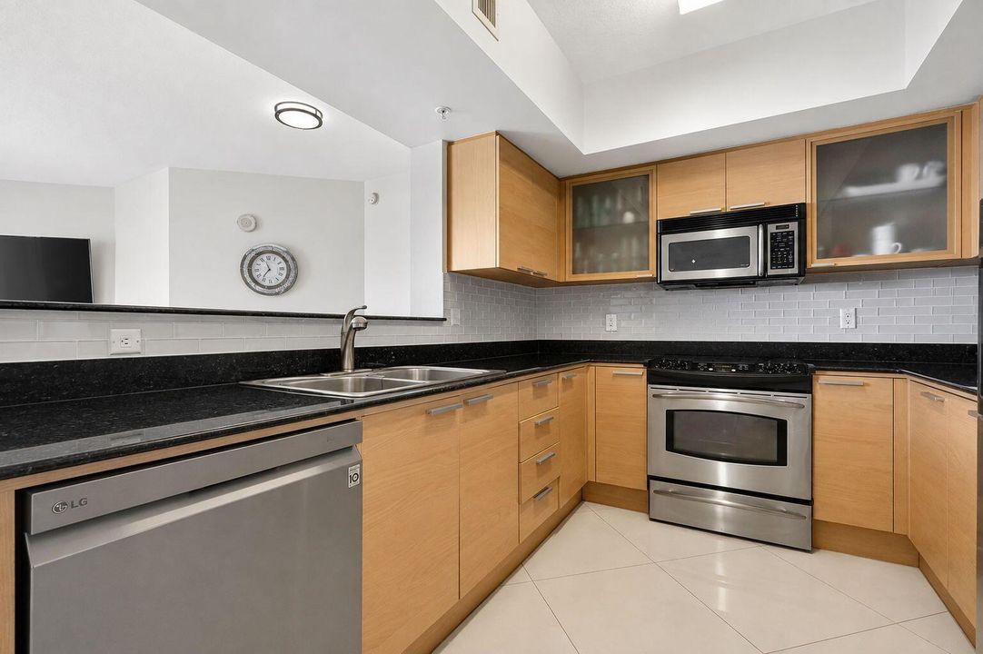Kitchen (1)