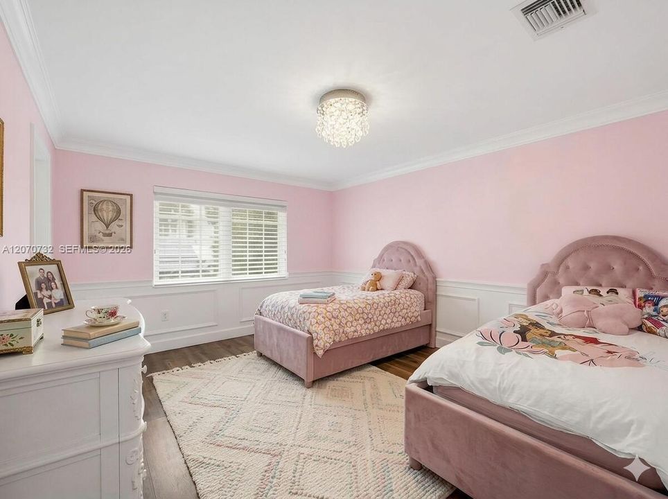 For Sale: $1,269,000 (3 beds, 3 baths, 2053 Square Feet)