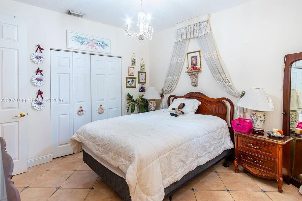 For Sale: $1,450,000 (5 beds, 4 baths, 3346 Square Feet)