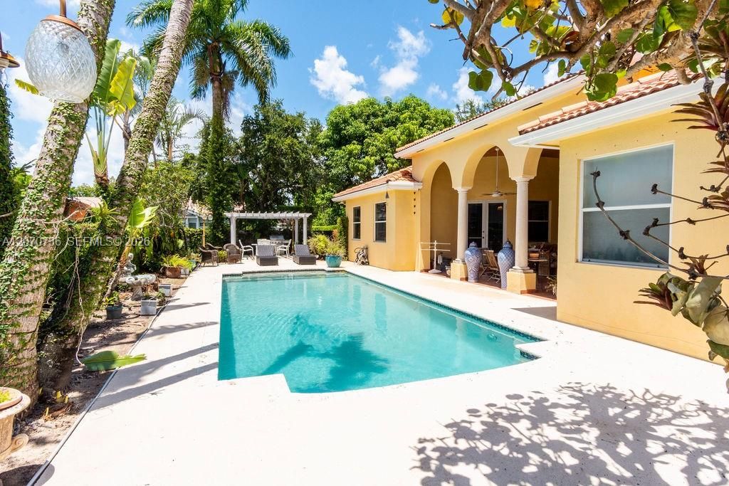 For Sale: $1,450,000 (5 beds, 4 baths, 3346 Square Feet)