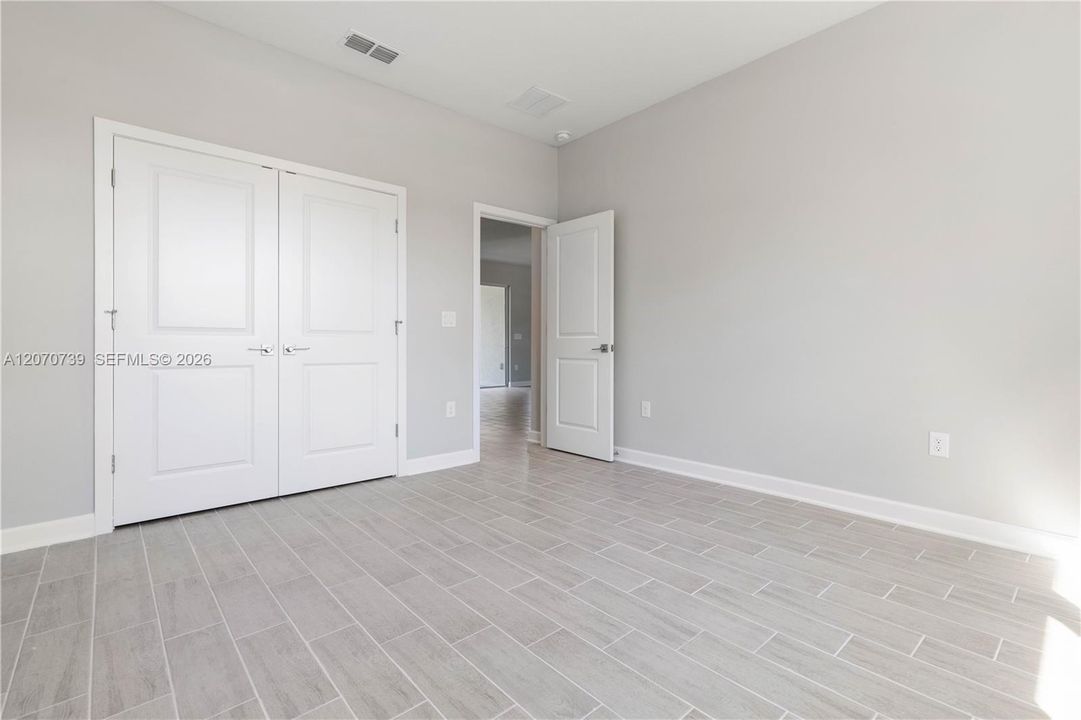 For Sale: $384,900 (3 beds, 2 baths, 1983 Square Feet)