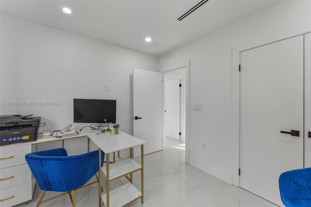 For Sale: $1,250,000 (3 beds, 3 baths, 3434 Square Feet)