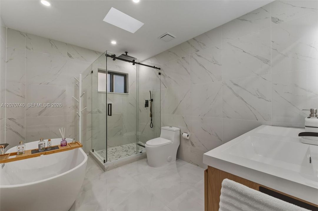 For Sale: $1,250,000 (3 beds, 3 baths, 3434 Square Feet)