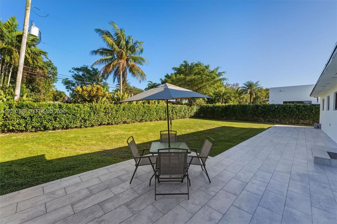 For Sale: $1,250,000 (3 beds, 3 baths, 3434 Square Feet)
