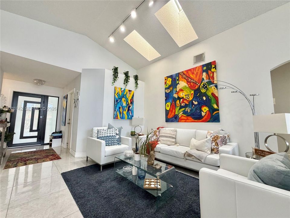 For Rent: $4,200 (3 beds, 2 baths, 1637 Square Feet)