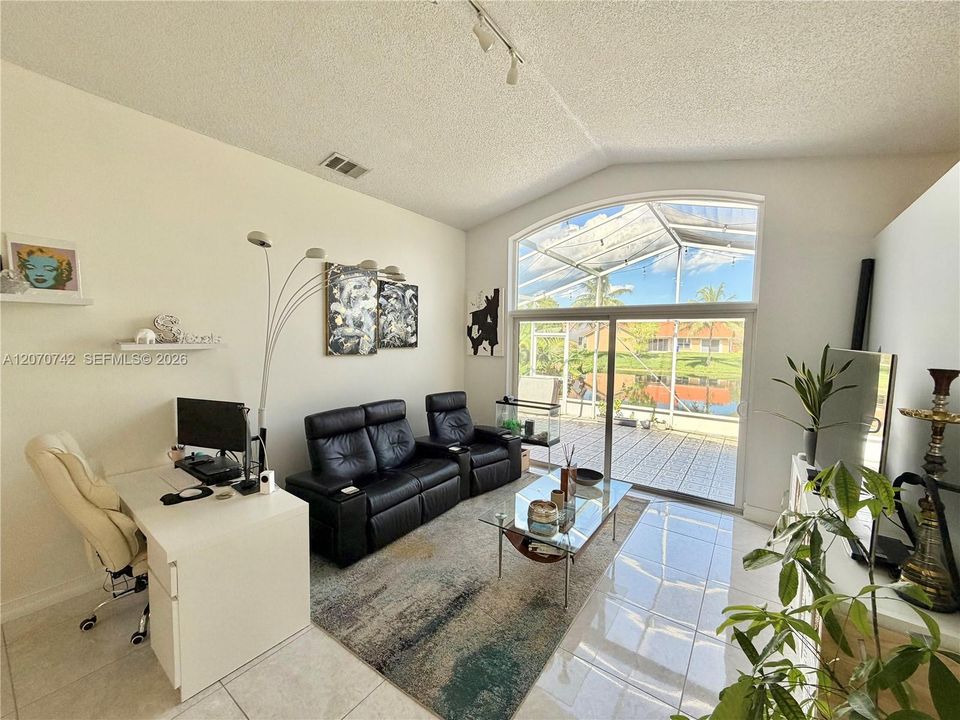 For Rent: $4,200 (3 beds, 2 baths, 1637 Square Feet)