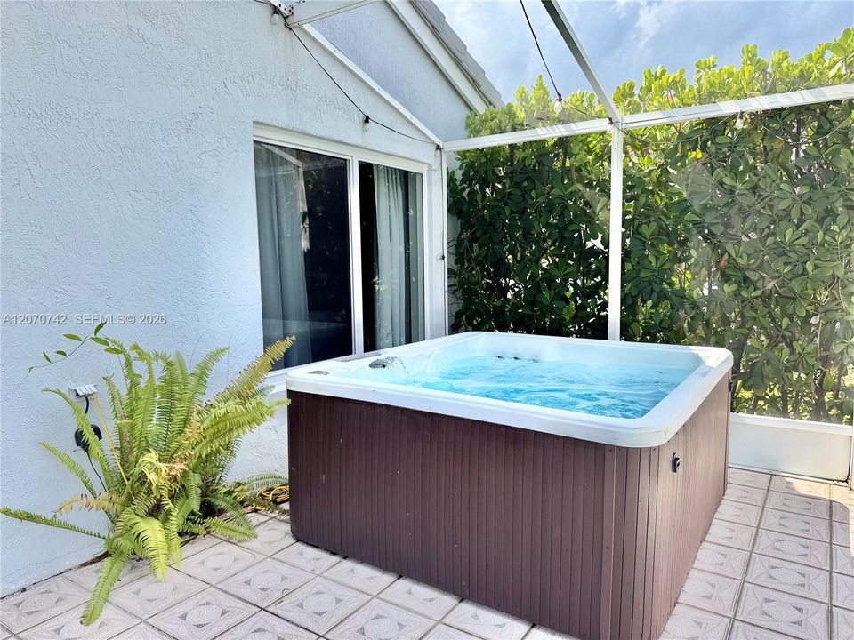 For Rent: $4,200 (3 beds, 2 baths, 1637 Square Feet)