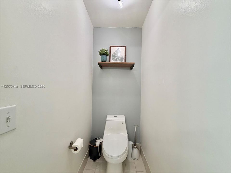 For Rent: $4,200 (3 beds, 2 baths, 1637 Square Feet)