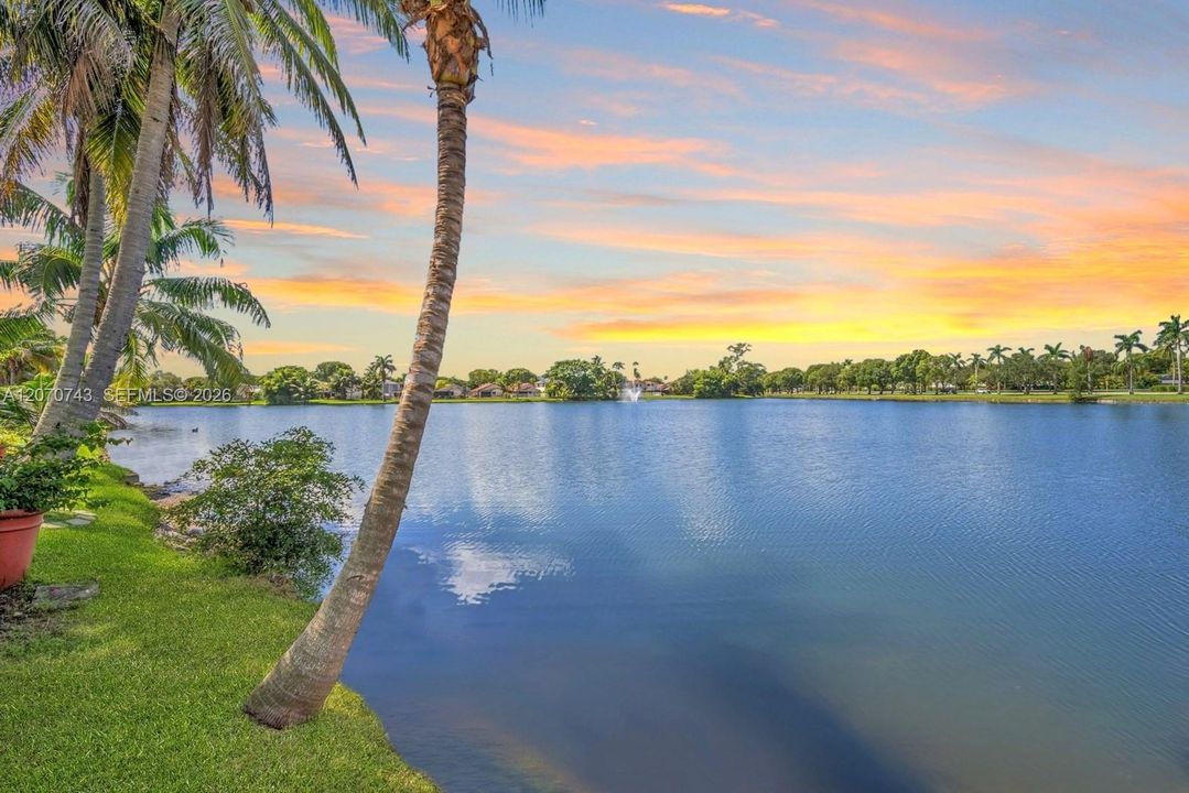 En Venta: $650,000 (4 camas, 2 baños, 2142 Pies cuadrados)