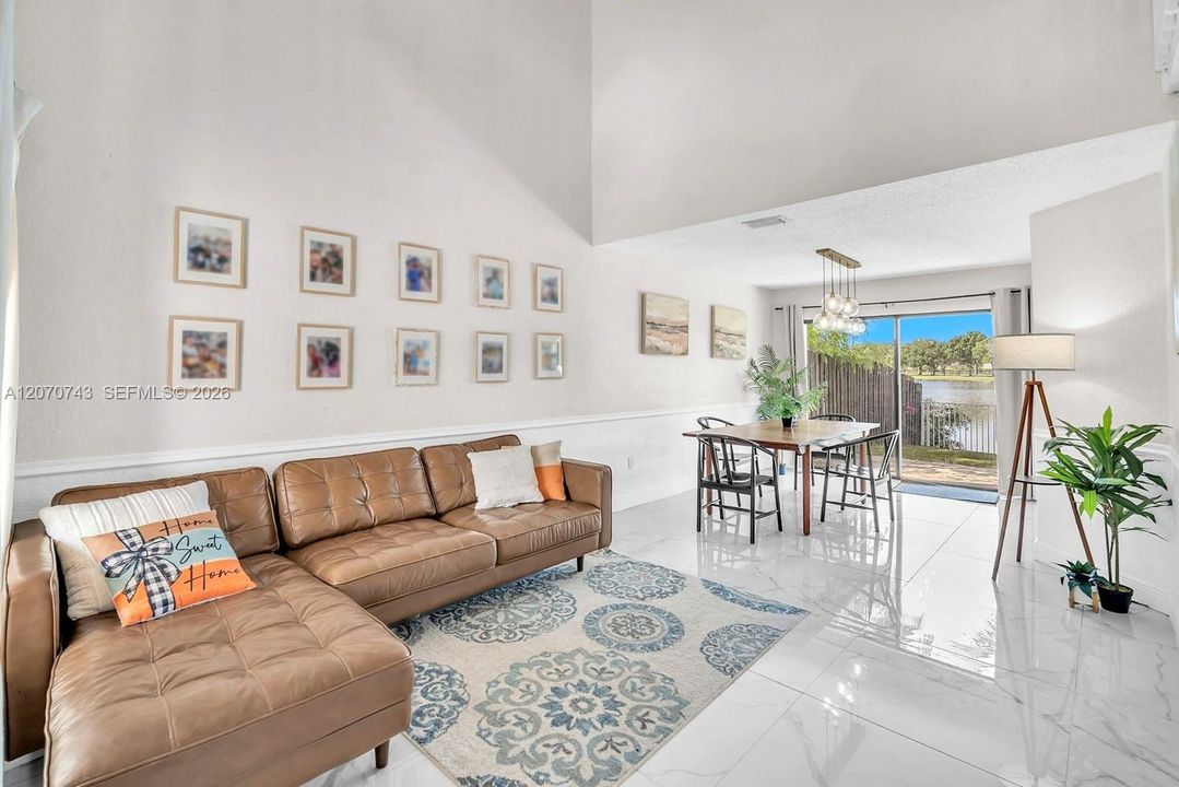 En Venta: $650,000 (4 camas, 2 baños, 2142 Pies cuadrados)