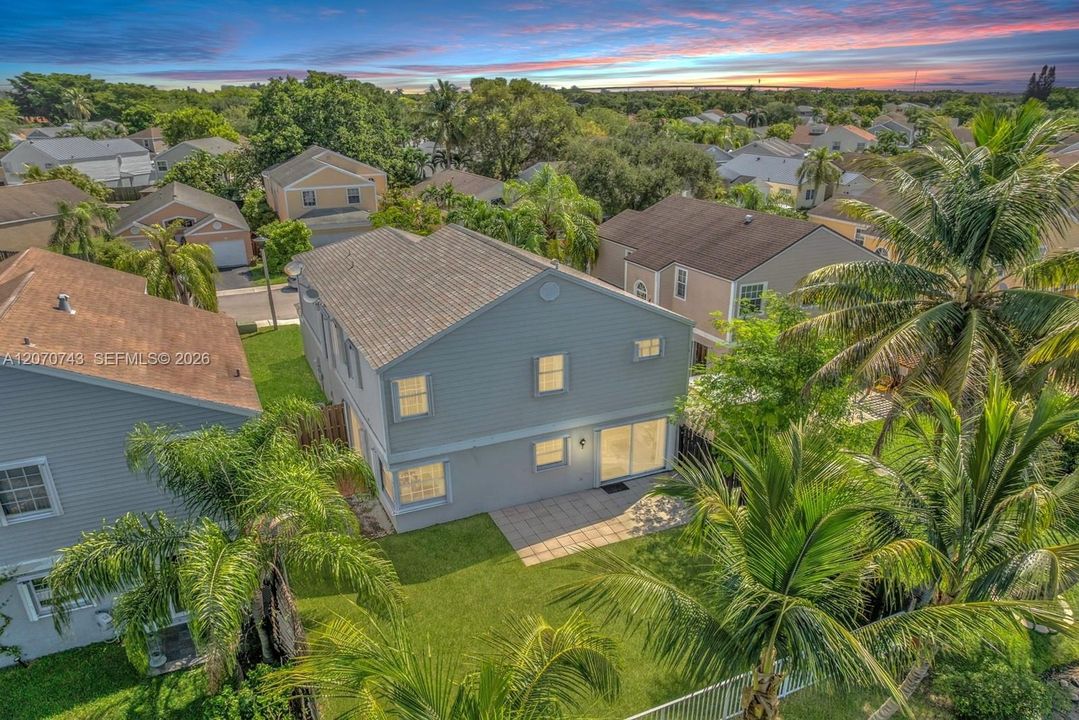 En Venta: $650,000 (4 camas, 2 baños, 2142 Pies cuadrados)