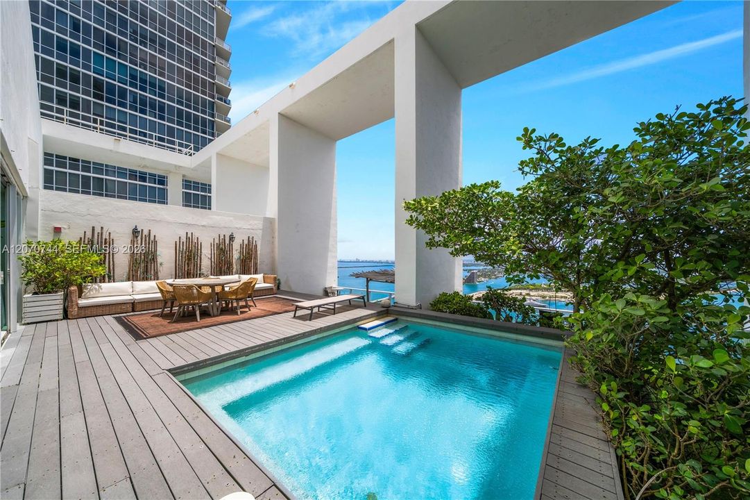 En Venta: $6,499,000 (6 camas, 5 baños, 5231 Pies cuadrados)