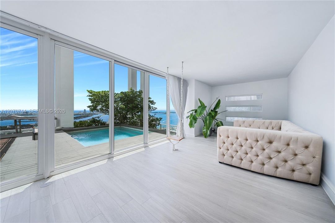 En Venta: $6,499,000 (6 camas, 5 baños, 5231 Pies cuadrados)