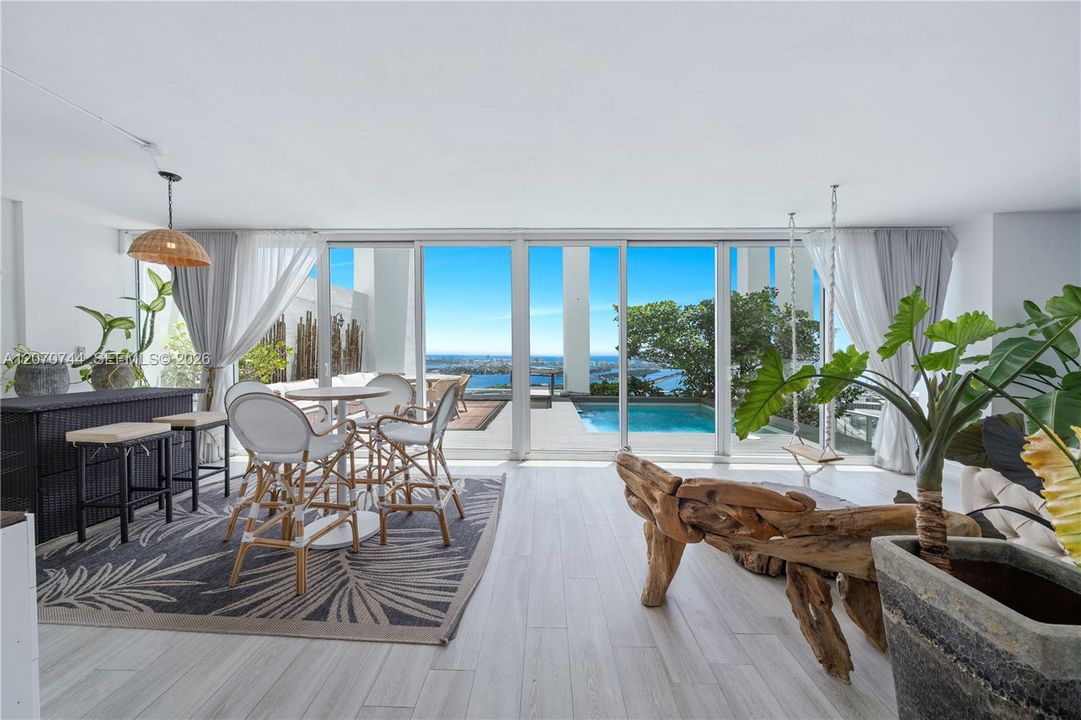 En Venta: $6,499,000 (6 camas, 5 baños, 5231 Pies cuadrados)