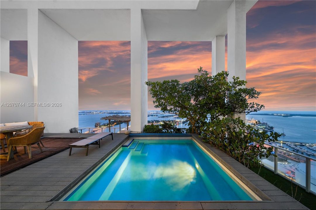 En Venta: $6,499,000 (6 camas, 5 baños, 5231 Pies cuadrados)