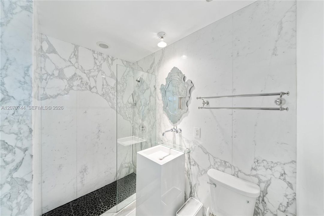 En Venta: $6,499,000 (6 camas, 5 baños, 5231 Pies cuadrados)