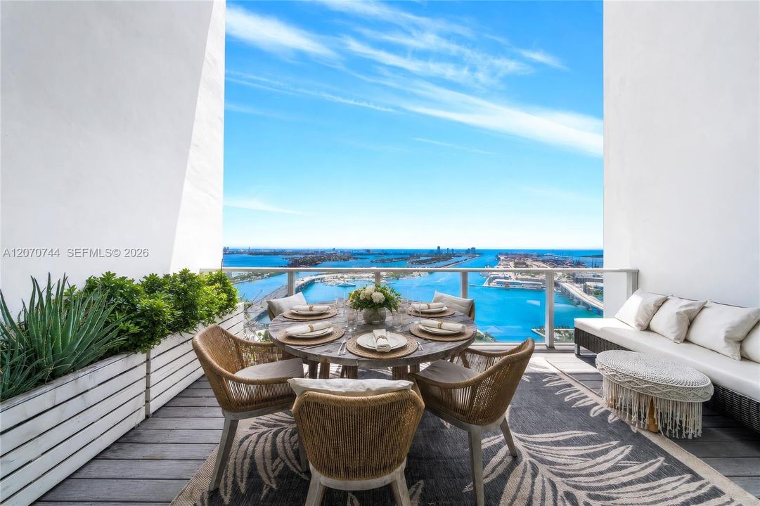 En Venta: $6,499,000 (6 camas, 5 baños, 5231 Pies cuadrados)