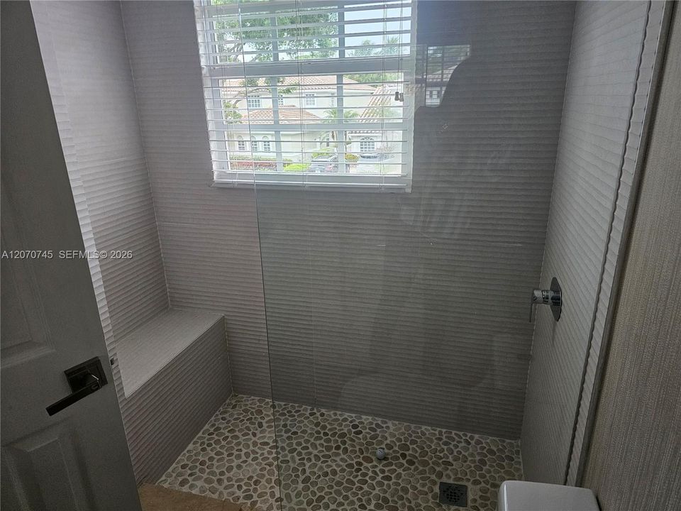 En Renta: $7,000 (3 camas, 3 baños, 2593 Pies cuadrados)