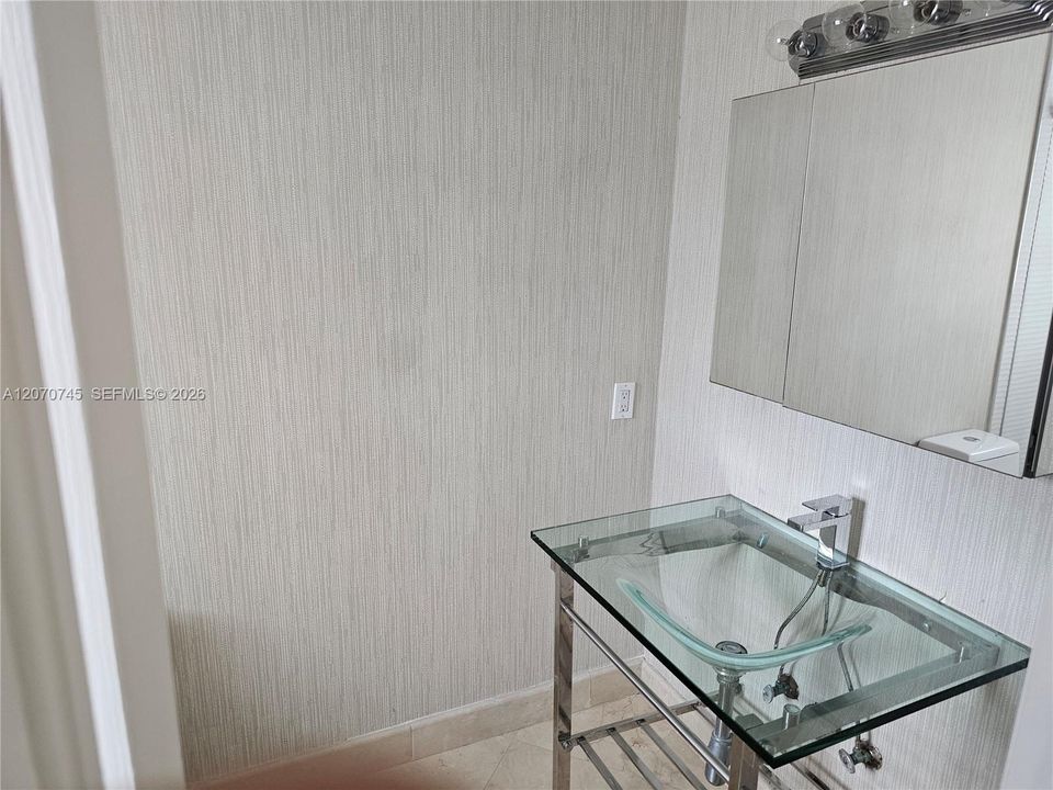 En Renta: $7,000 (3 camas, 3 baños, 2593 Pies cuadrados)