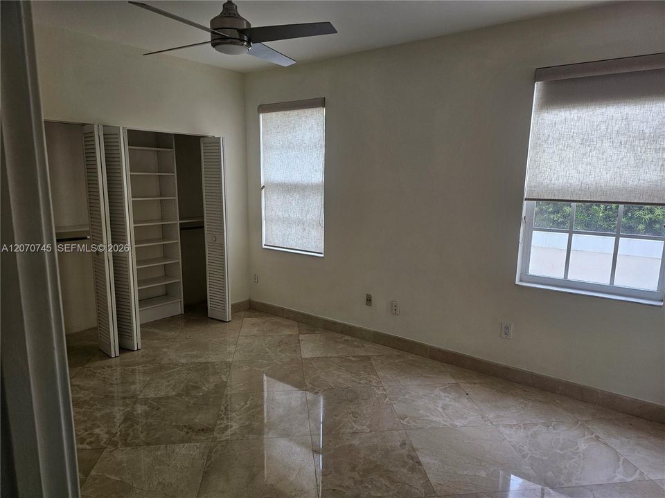 En Renta: $7,000 (3 camas, 3 baños, 2593 Pies cuadrados)
