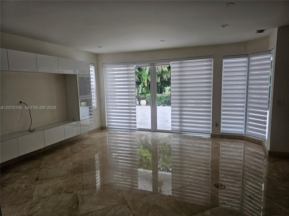 En Renta: $7,000 (3 camas, 3 baños, 2593 Pies cuadrados)