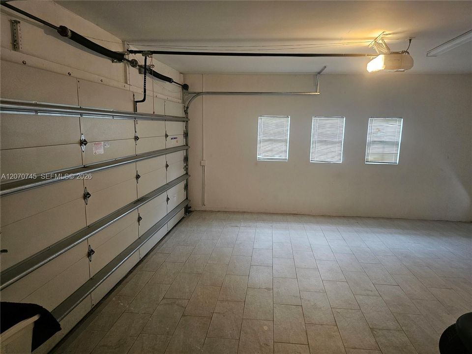 En Renta: $7,000 (3 camas, 3 baños, 2593 Pies cuadrados)