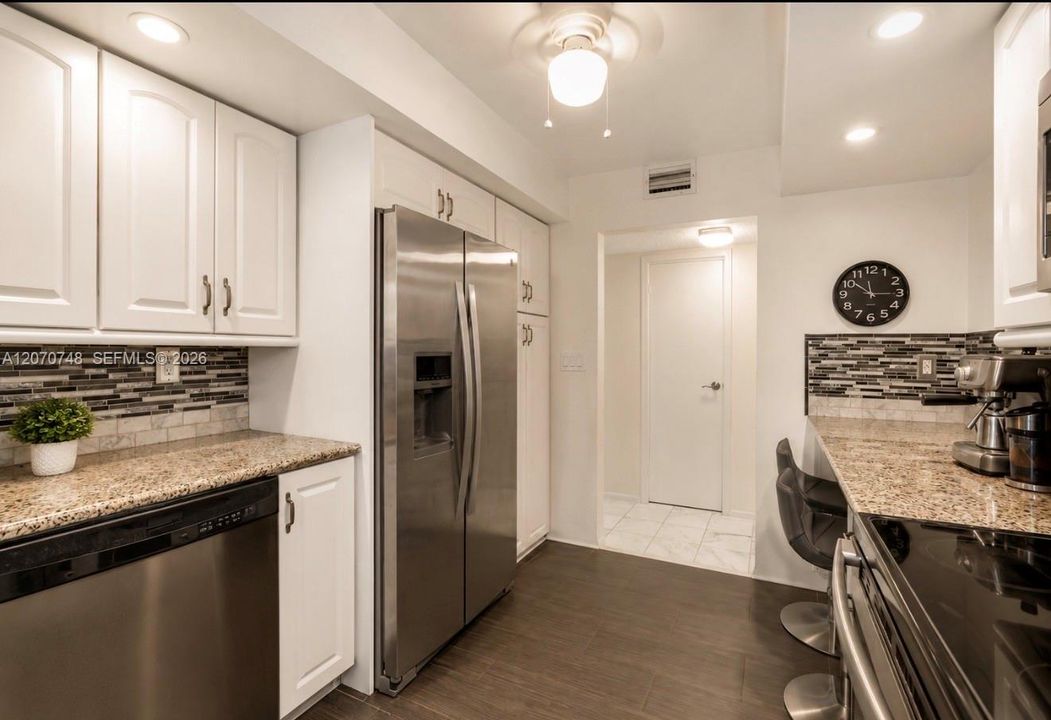 For Sale: $329,000 (2 beds, 2 baths, 1455 Square Feet)