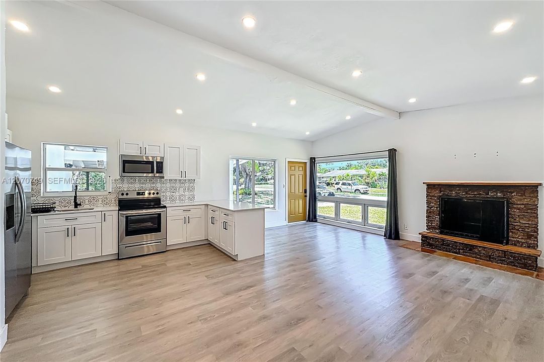 En Venta: $535,000 (3 camas, 2 baños, 1238 Pies cuadrados)