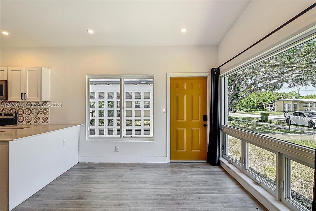 En Venta: $535,000 (3 camas, 2 baños, 1238 Pies cuadrados)