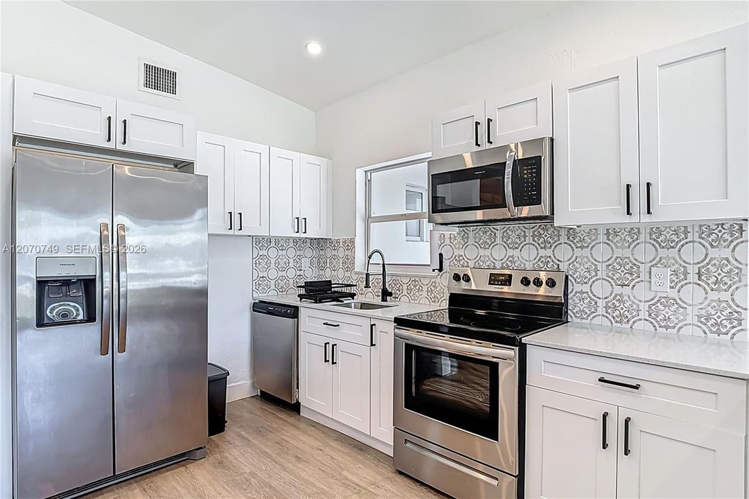 En Venta: $535,000 (3 camas, 2 baños, 1238 Pies cuadrados)