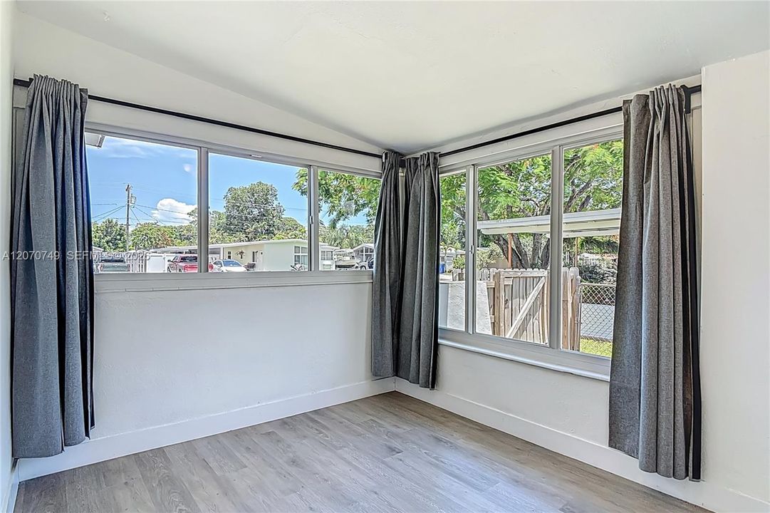 En Venta: $535,000 (3 camas, 2 baños, 1238 Pies cuadrados)